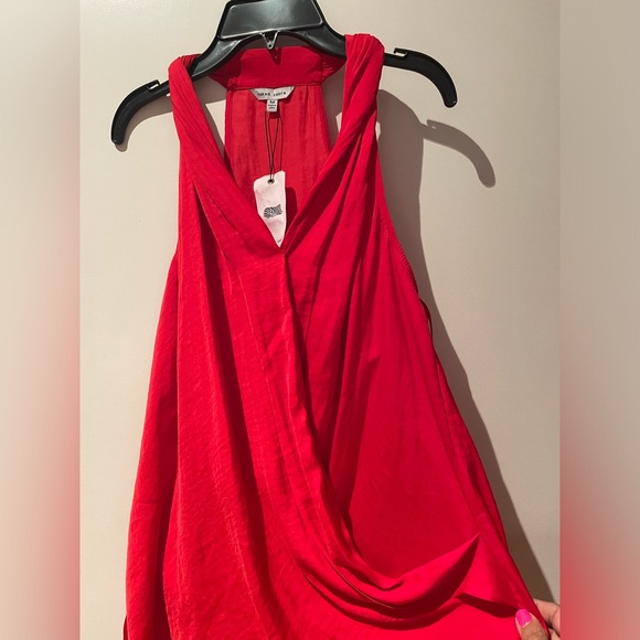 Red top - Picture 1 of 2